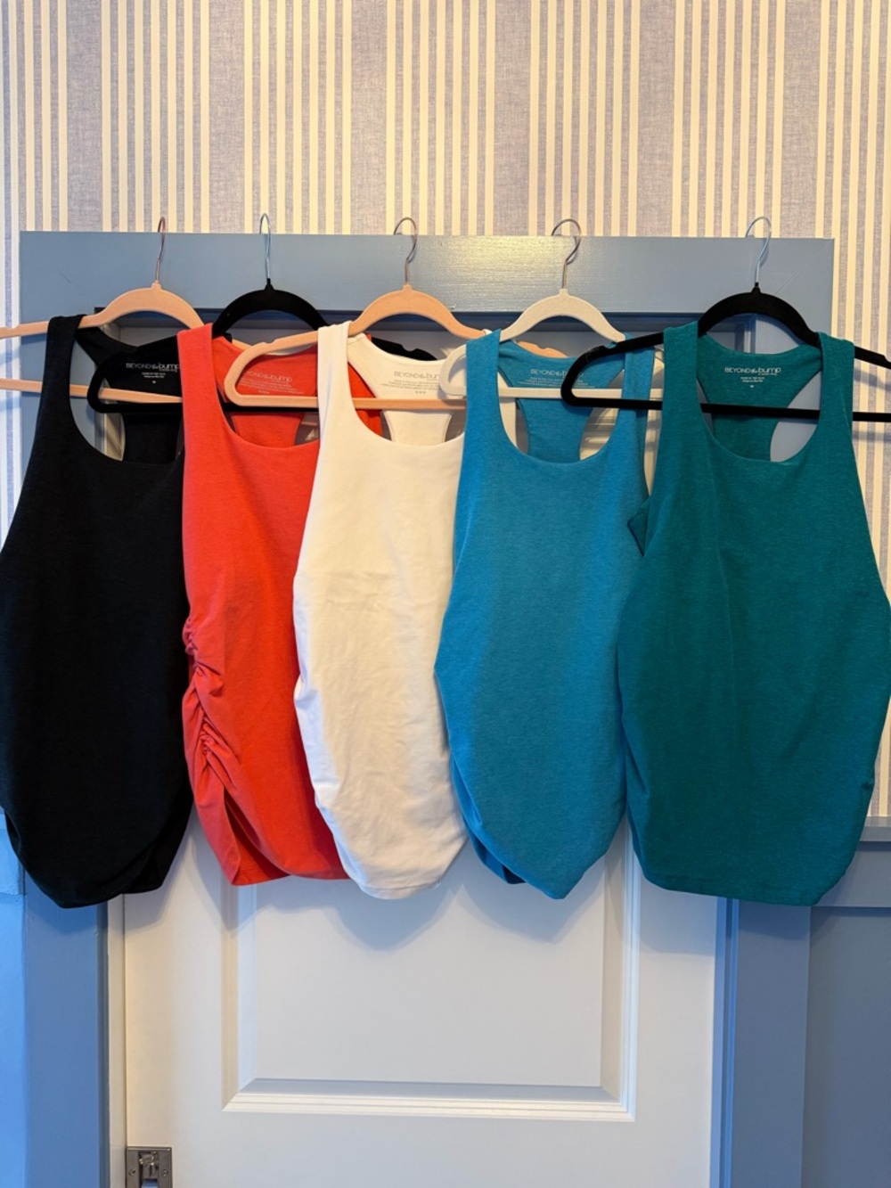 Bundle (5) Beyond Yoga Spacedye Maternity tops - Size Medium